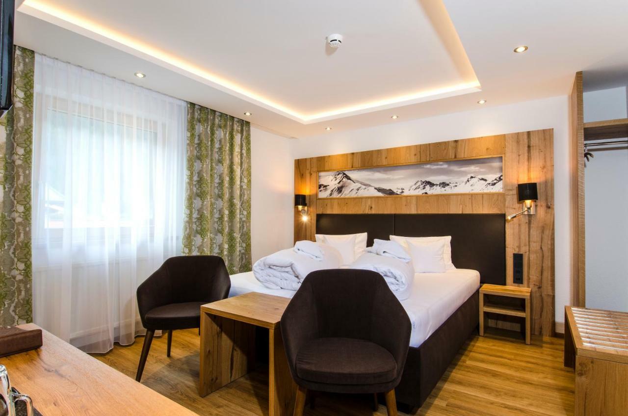 Hotel Garni Siegele - Inklusive Silvretta-Card Premium Ischgl Exterior foto